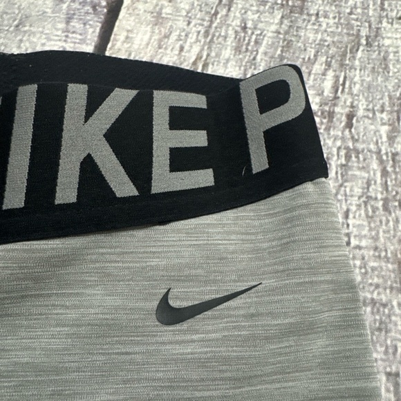 Nike Pro Training Shorts - Picture 2 of 4